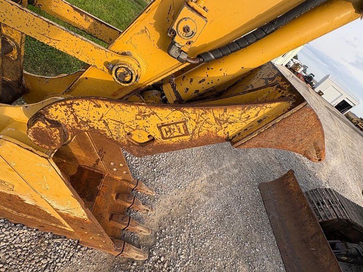 2004-caterpillar-311c-image-12