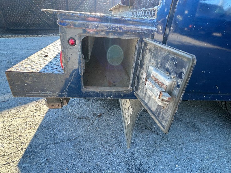 2016-gmc-3500-image-19