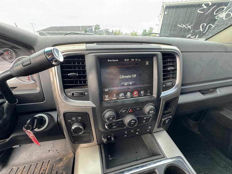 2013-dodge-2500-image-32