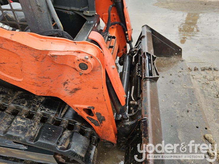 2023-kubota-svl65-2-image-14