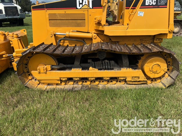 caterpillar-d5c-lgp-image-18