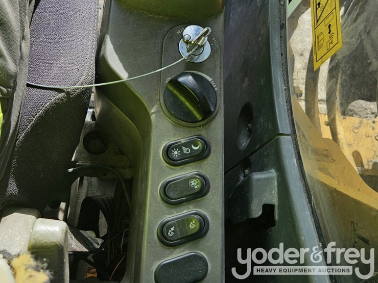 2015-komatsu-pc360-lc-11-image-40