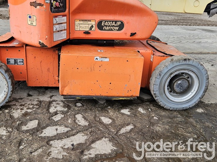 2015-jlg-e400ajpn-image-12