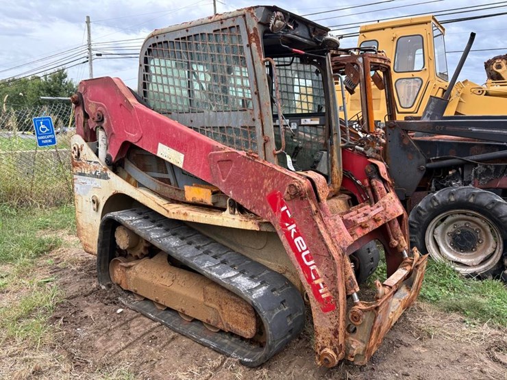 takeuchi-tl10v2-image-1