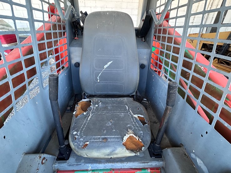 #82-•-omni-quip-compact-skid-steer-image-19