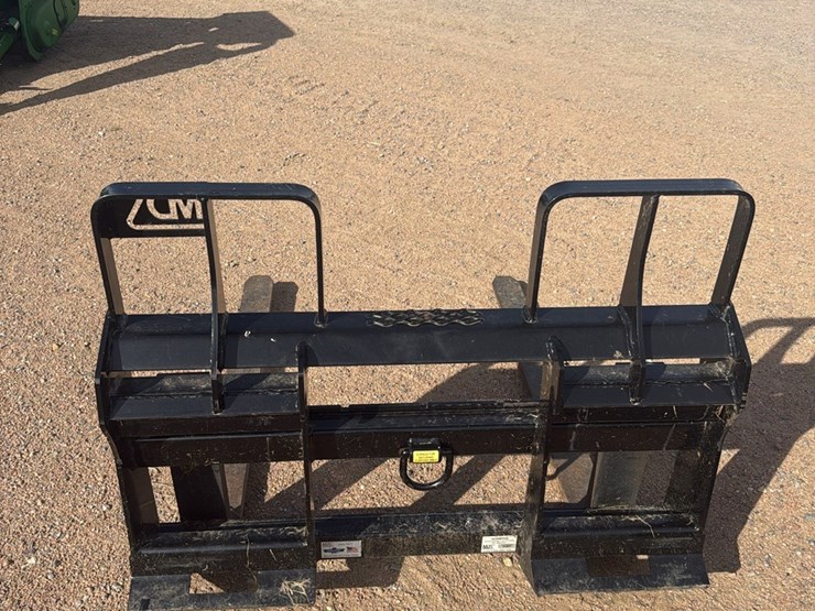 mds-skid-loader-pallet-forks-image-3