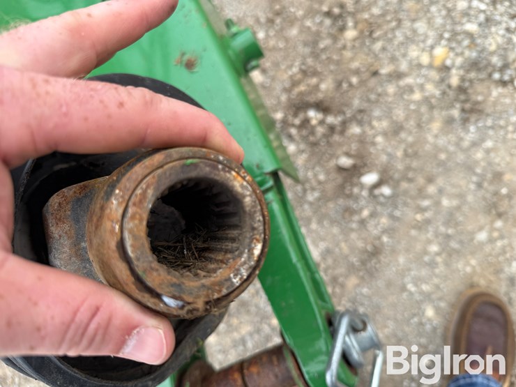 2020-john-deere-946-image-11