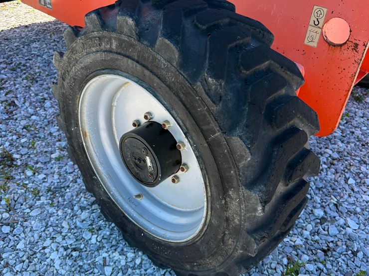 2020-jlg-600s-image-17