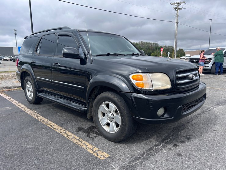 2004-toyota-sequoia-limited-image-11