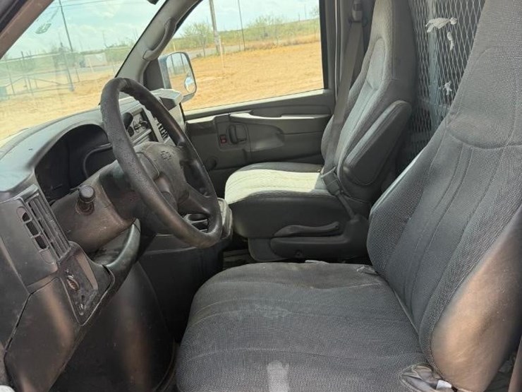2006-chevrolet-express-1500-image-9