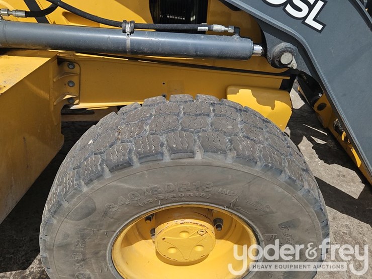 2020-deere-310sl-image-12