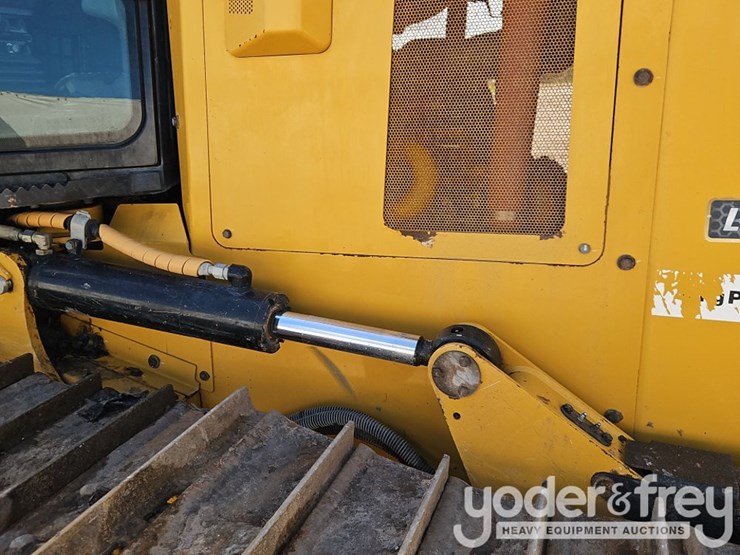 2021-caterpillar-d4-lgp-image-16
