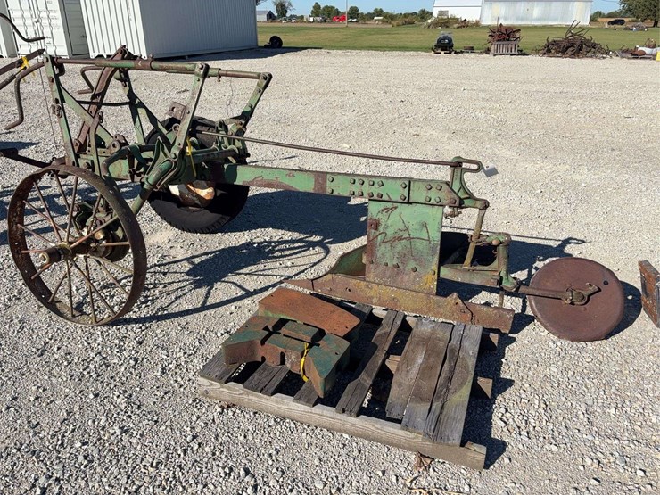 oliver-single-bottom-brush-plow-image-1