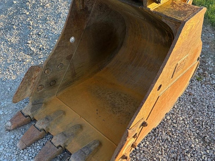 2004-caterpillar-318cl-image-9