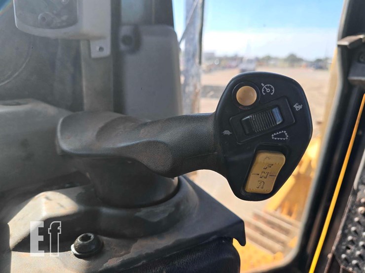 2016-caterpillar-d6t-xl-image-17