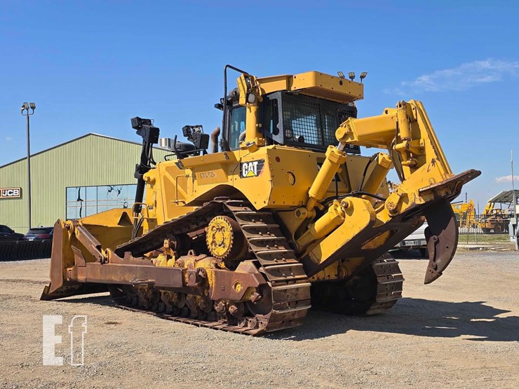 2013-caterpillar-d8t-image-5