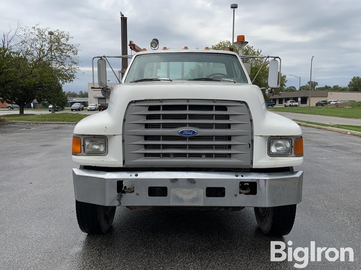 1996-ford-f800-image-2