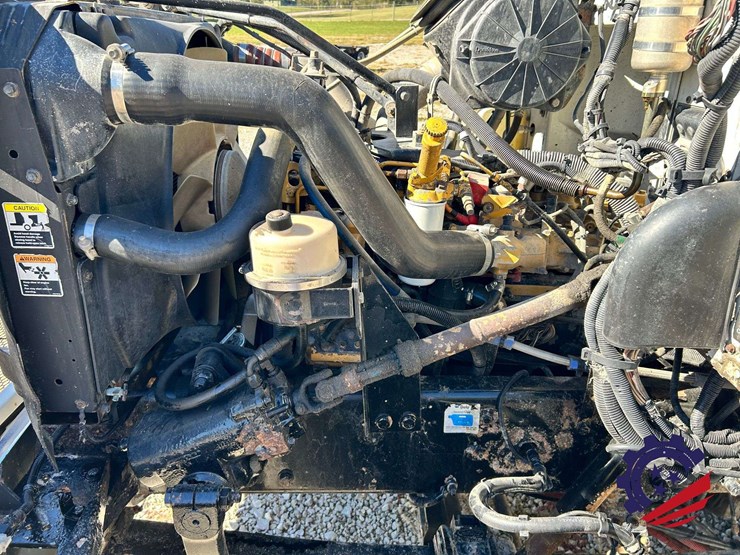 2007-peterbilt-335-image-25