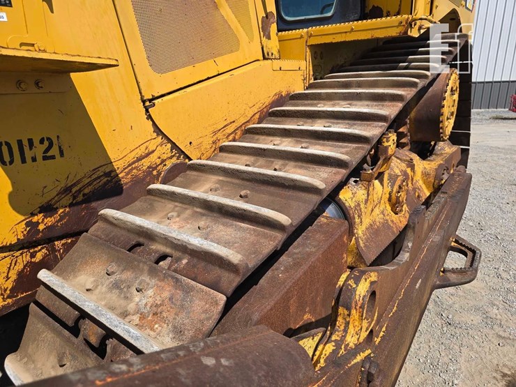 2013-caterpillar-d8t-image-32