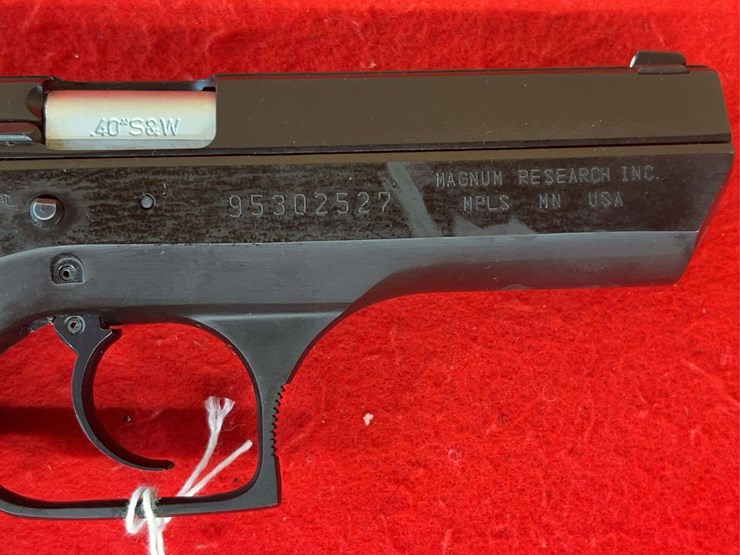 imi-desert-eagle-baby-eagle-.40-s&w-semiauto-pistol-image-10