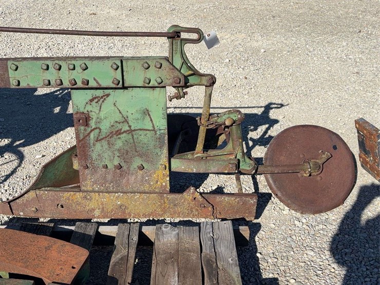 oliver-single-bottom-brush-plow-image-2