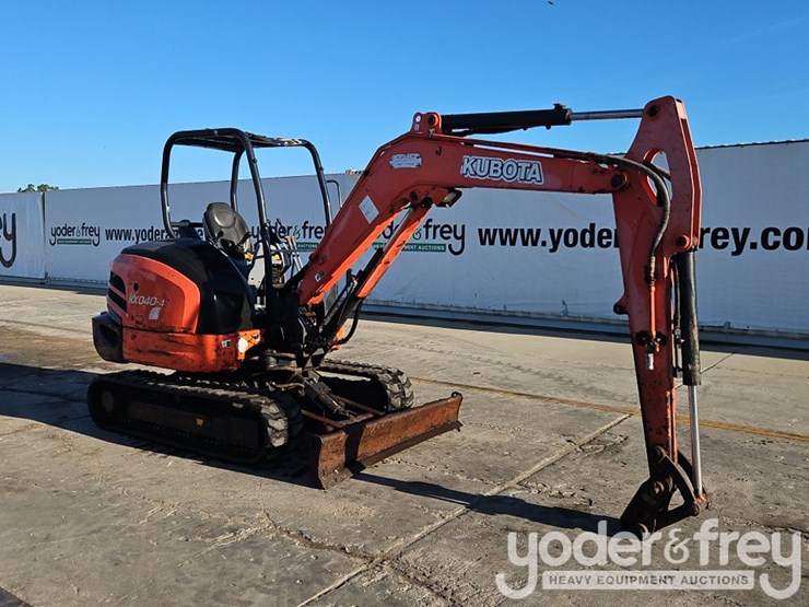 2017-kubota-kx040-4-image-7