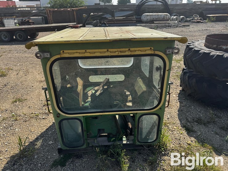 egging-4020-split-door-tractor-cab-image-2