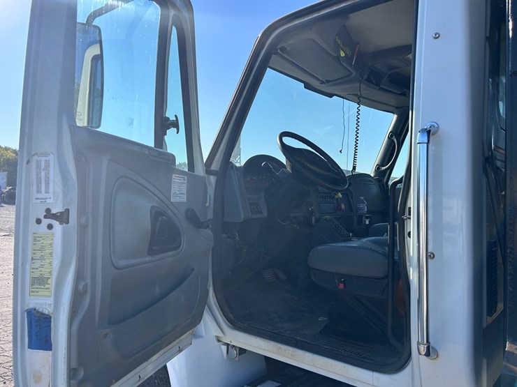 2007-international-durastar-4400-image-20