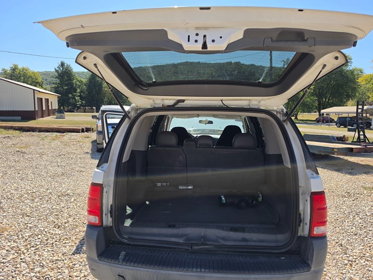 2003-ford-explorer-image-51