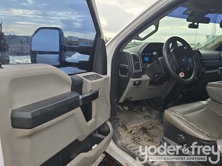 2018-ford-f550-image-21