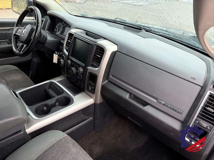 2016-dodge-1500-image-47