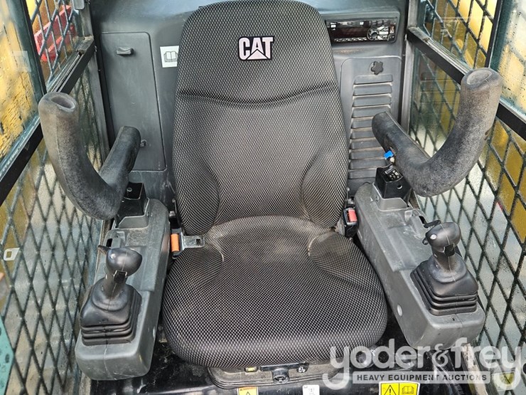 2021-caterpillar-289d3-image-23