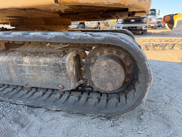 2020-caterpillar-306-image-8
