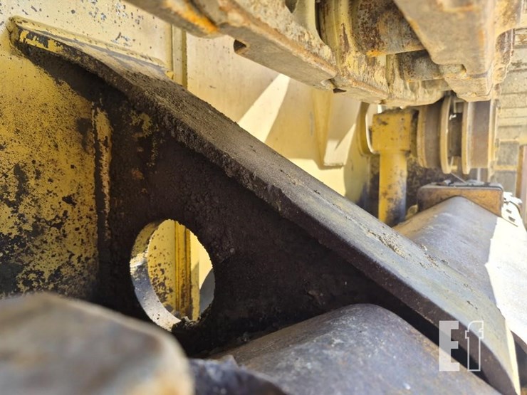 2003-caterpillar-d4g-xl-image-13