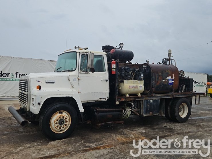 1990-ford-l8000-image-1