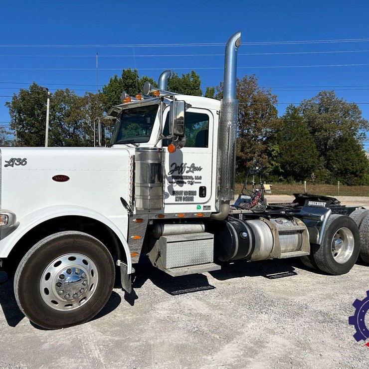 2018 PETERBILT 389