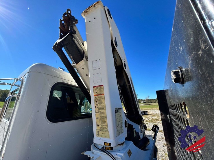 2007-peterbilt-335-image-55