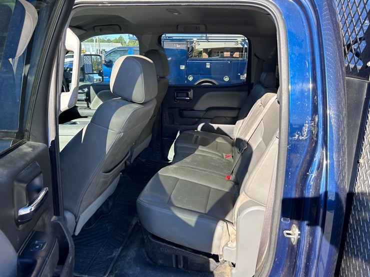 2016-chevrolet-3500-image-41