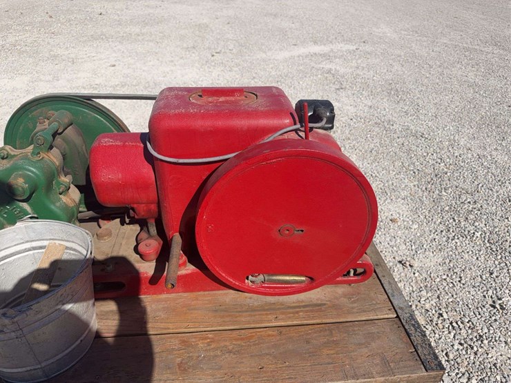 well-pump-display-image-6