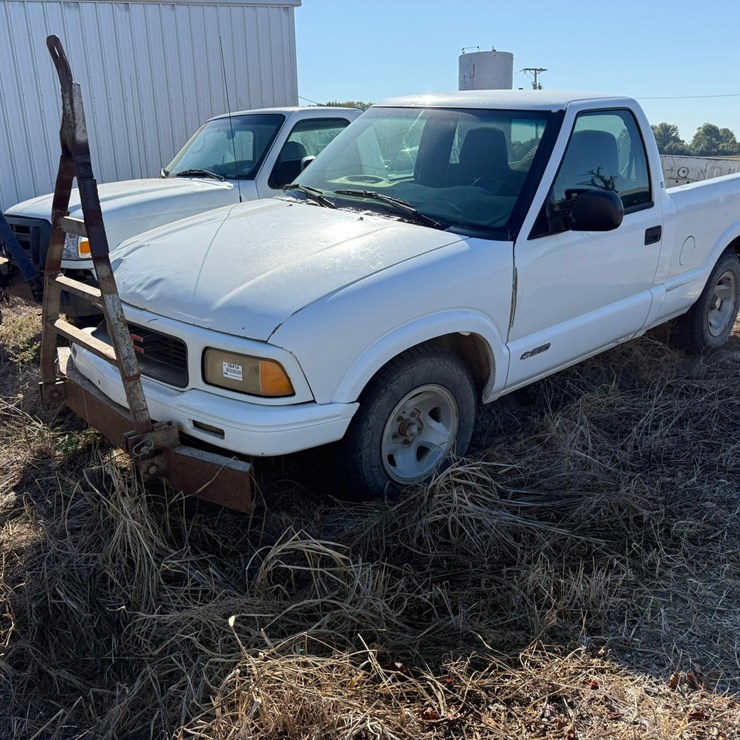 2002 CHEVROLET S10