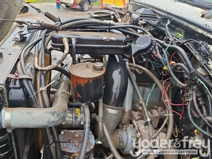 1990-ford-l8000-image-24