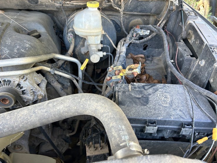 2013-dodge-1500-image-32