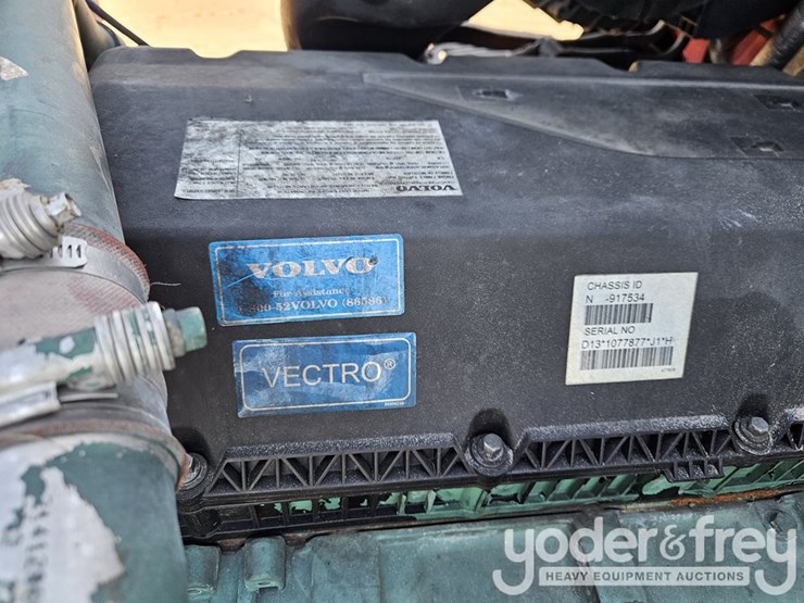 2015-volvo-vnl42t300-image-31