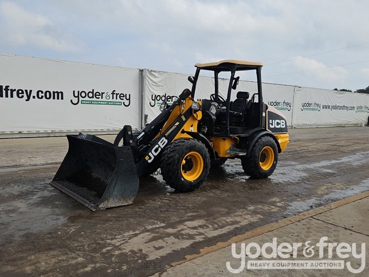 2012-jcb-406b-image-1