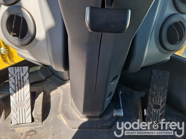 2019-deere-624l-image-27