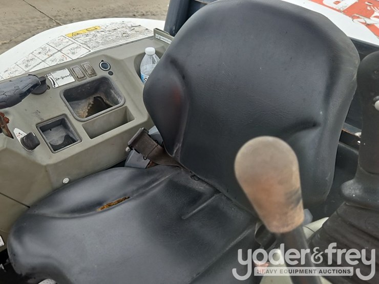 2020-bobcat-e32-image-31