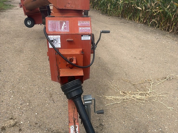 west-field-100-61-auger--w/swing-hopper,-hyd-lift-image-3