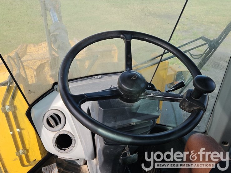 2019-deere-524l-image-22