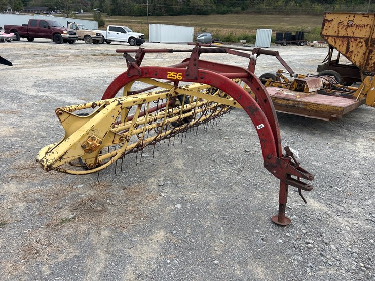 new-holland-256-image-1