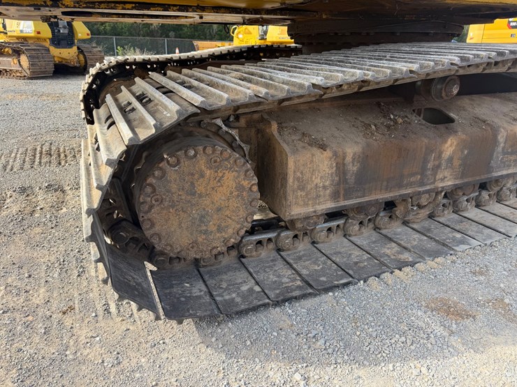 2012-komatsu-pc210-lc-10-image-13